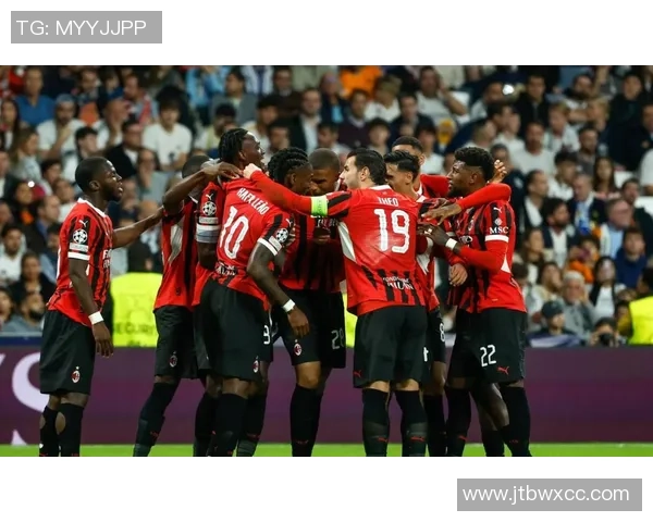 足总杯激战回顾AC米兰与曼联平局后点球大战引发全场热烈反响