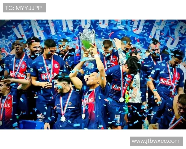 友谊赛精彩对决里昂与巴黎圣日耳曼战成平局全场沸腾